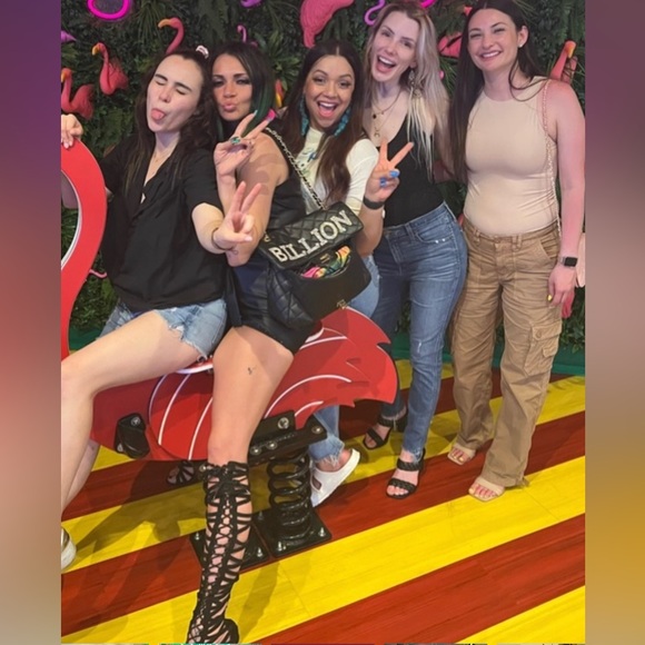 🥳LIVE SHOW UPDATES !! DROP REQUESTS BELOW ❤️Live Shows - Picture 4 of 16